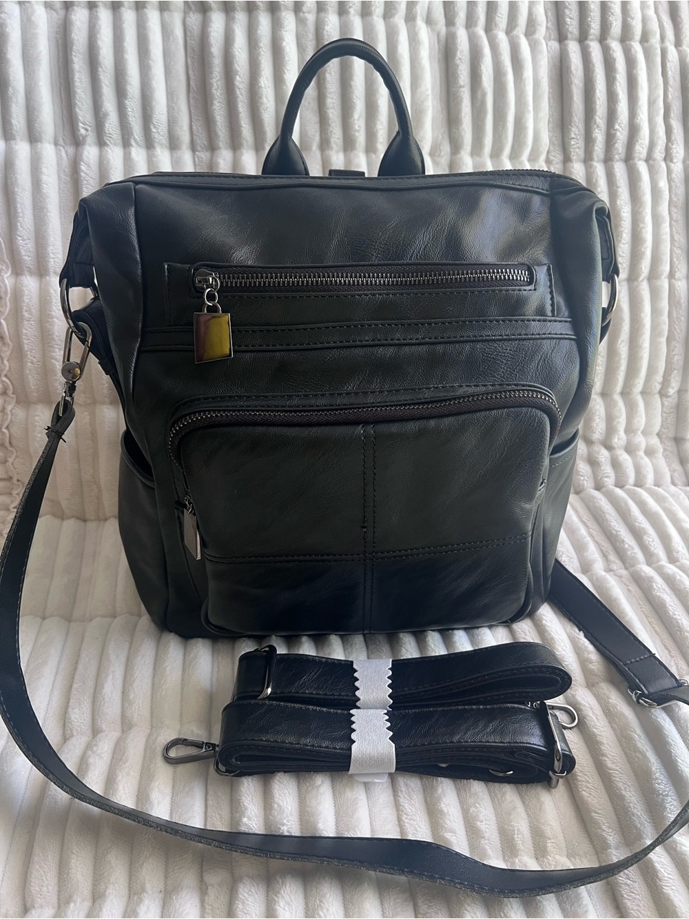 Vaschy Black Vegan Leather Convertible  - Versatile Crossbody & Backpack